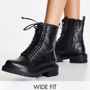 NIB SIMPLY BE BLACK Combat Boots eyelet- Size: 6 EX WIDE Women’s